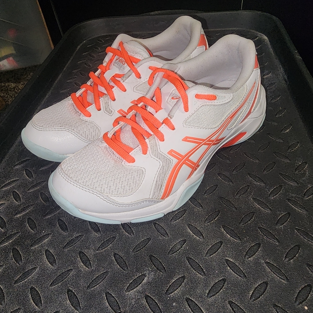 Women's asics gel rocket sneakers size s 6